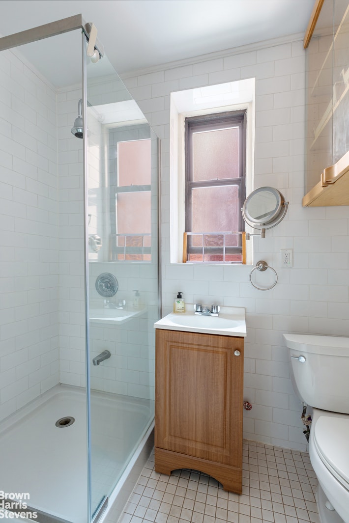 828 GERARD Avenue, New York, NY 10451, 1 Bedroom Bedrooms, 3 Rooms Rooms,1 BathroomBathrooms,Residential,For Sale,GERARD,RPLU-63223091950