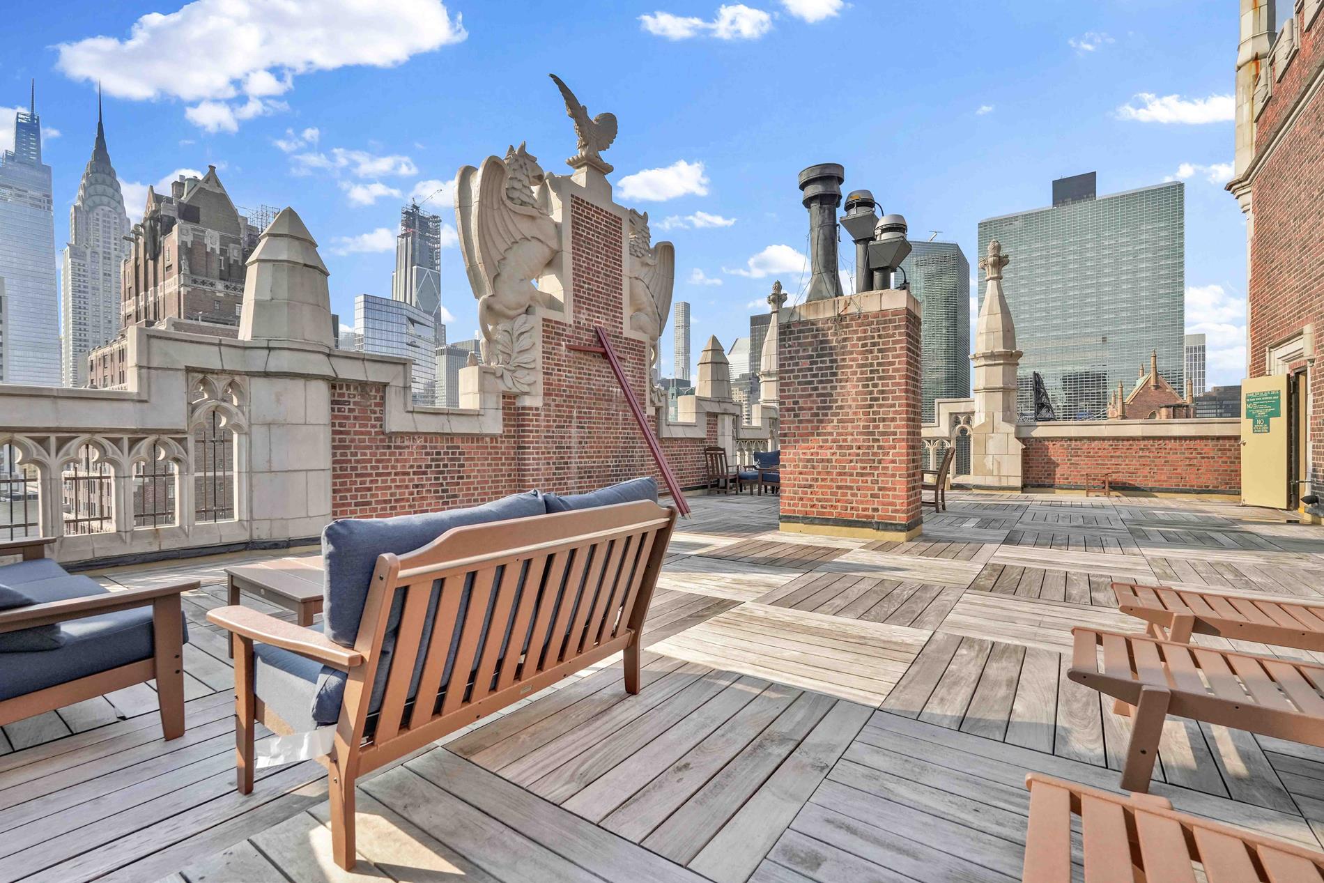 25 Tudor City Place, New York, NY 10017, 2 Rooms Rooms,1 BathroomBathrooms,Residential,For Sale,Tudor City,OLRS-1830640