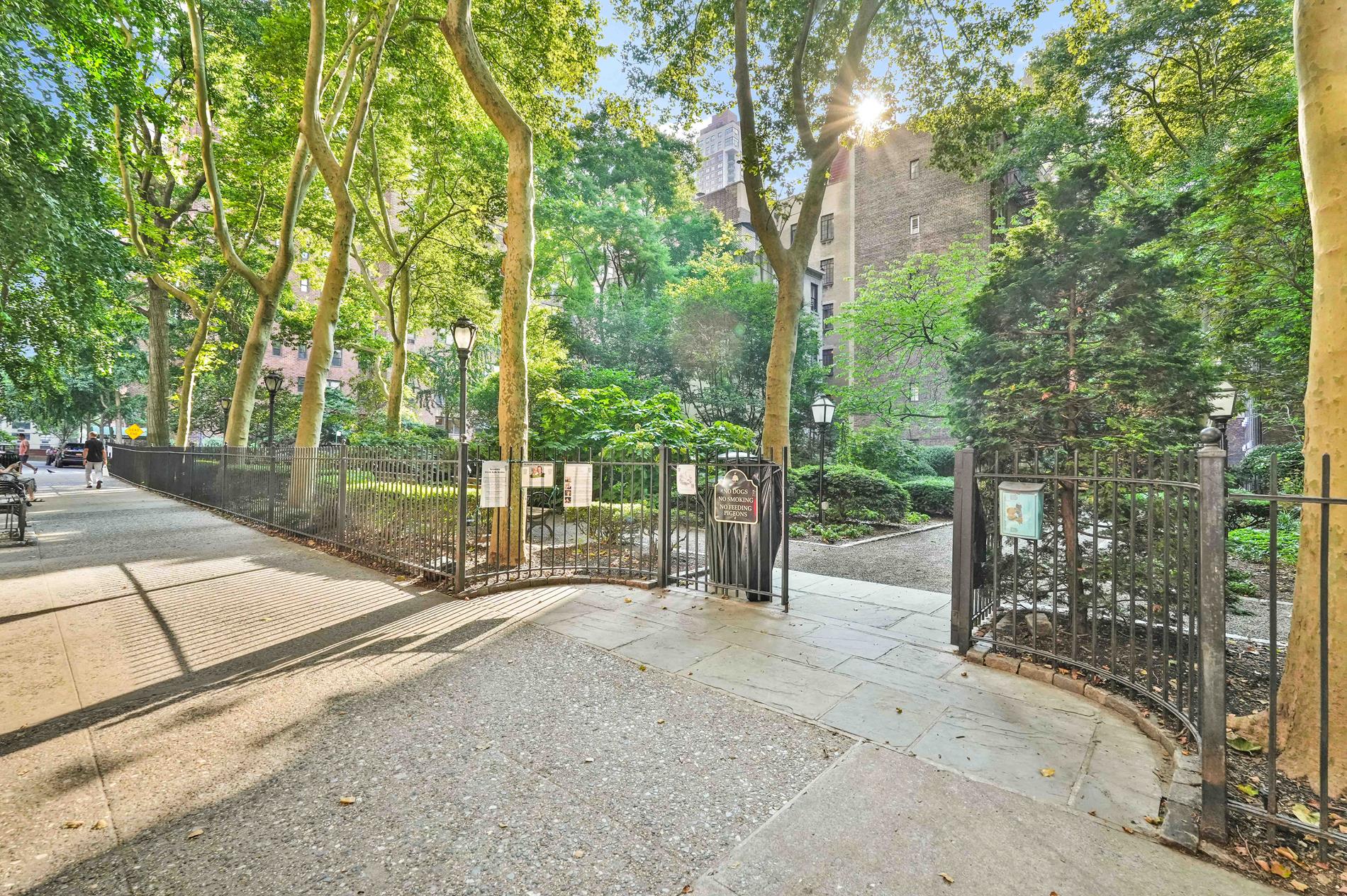 25 Tudor City Place, New York, NY 10017, 2 Rooms Rooms,1 BathroomBathrooms,Residential,For Sale,Tudor City,OLRS-1830640