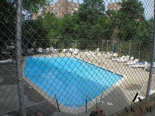 601 Kappock Street, New York, NY 10463, 2 Bedrooms Bedrooms, 5 Rooms Rooms,2 BathroomsBathrooms,Residential,For Sale,Kappock,OLRS-2094252