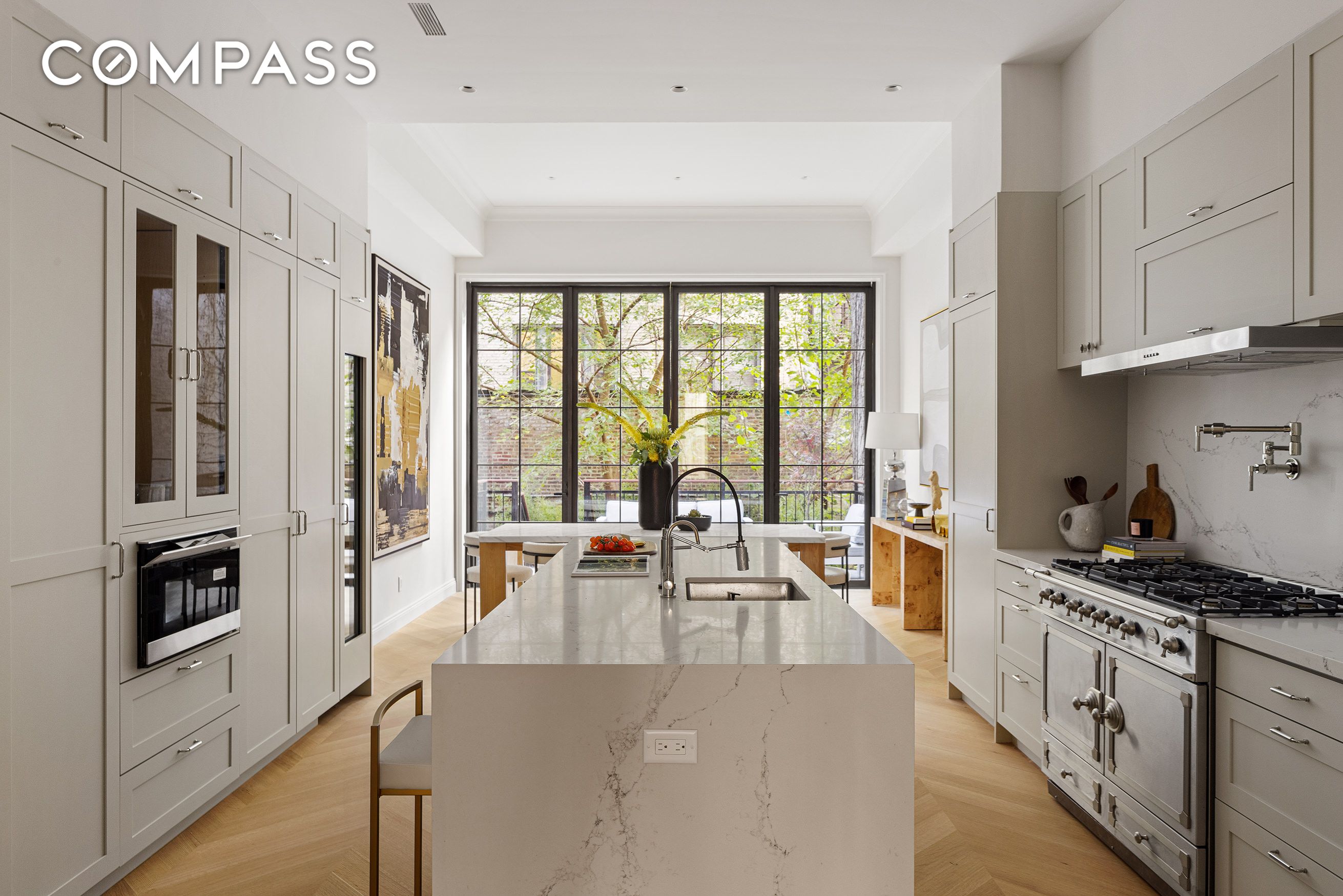 122 West 73rd Street, Upper West Side, Upper West Side, NYC - 6 Bedrooms  
6.5 Bathrooms  
11 Rooms - 