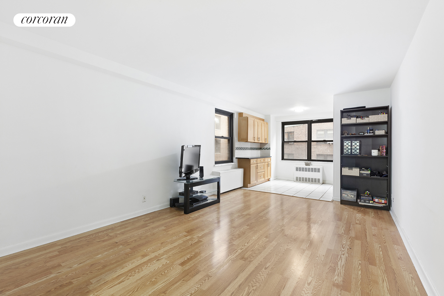 305 E 40TH Street, New York, NY 10017, 2 Rooms Rooms,1 BathroomBathrooms,Residential,For Sale,THE HAMILTON,40TH,RPLU-33423100680