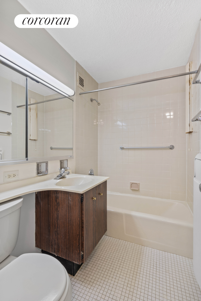 531 MAIN Street, New York, NY 10044, 3 Rooms Rooms,2 BathroomsBathrooms,Residential,For Sale,RIVERCROSS,MAIN,RPLU-33423097809