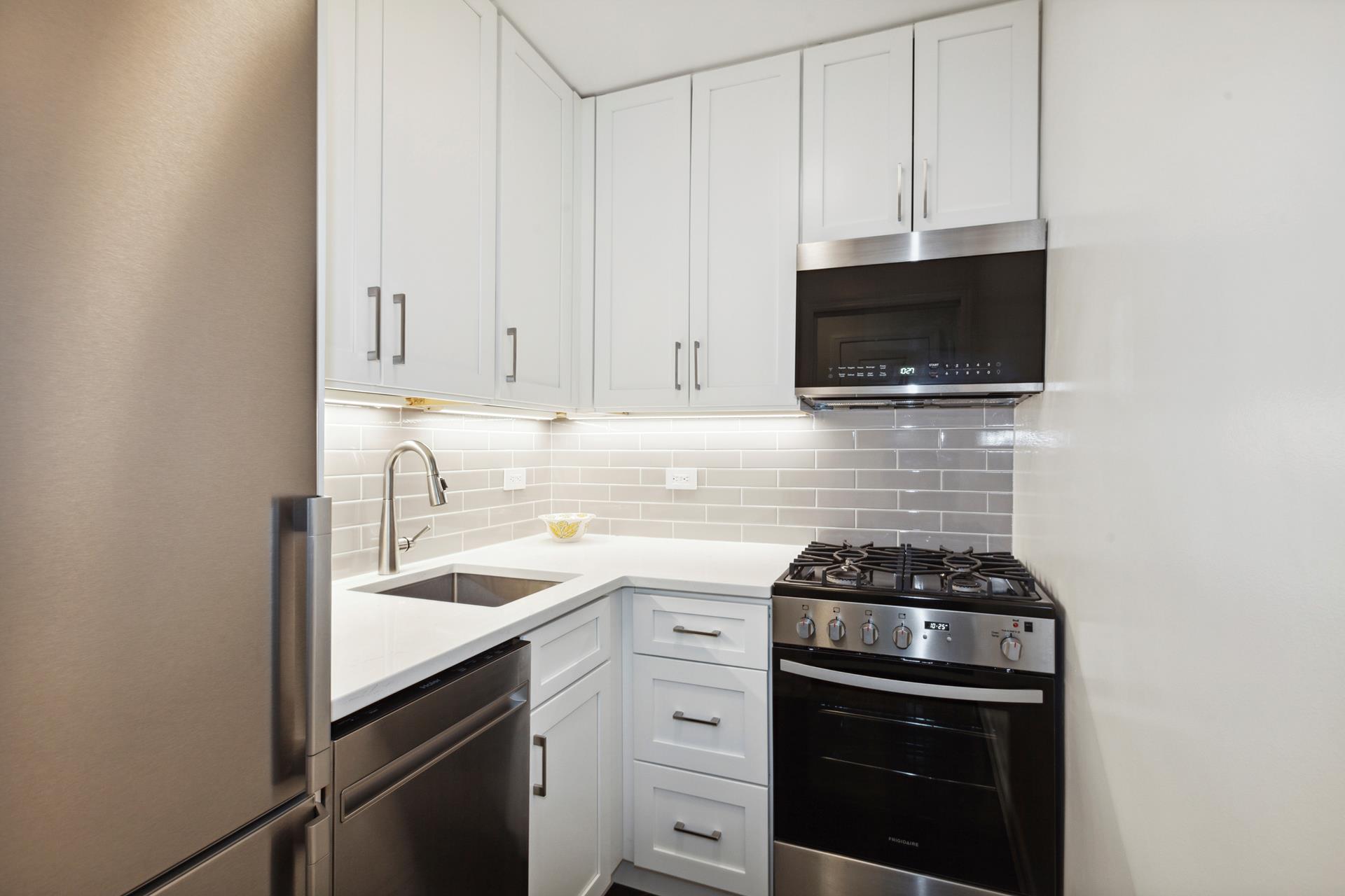 205 E 77TH Street, New York, NY 10075, 2 Rooms Rooms,1 BathroomBathrooms,Residential,For Sale,DOVER HOUSE,77TH,RPLU-5123105827