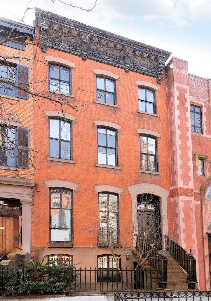 230 West 11th Street, West Village, Downtown, NYC - 5 Bedrooms  
5.5 Bathrooms  
8 Rooms - 