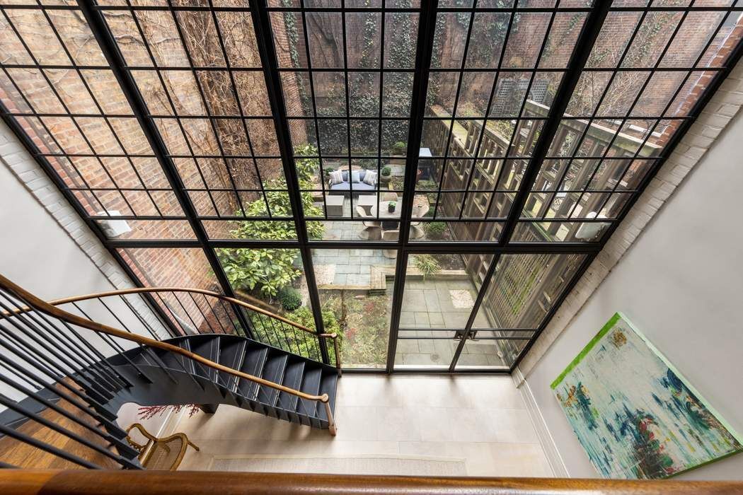 164 East 70th Street, Lenox Hill, Upper East Side, NYC - 5 Bedrooms  
6.5 Bathrooms  
11 Rooms - 