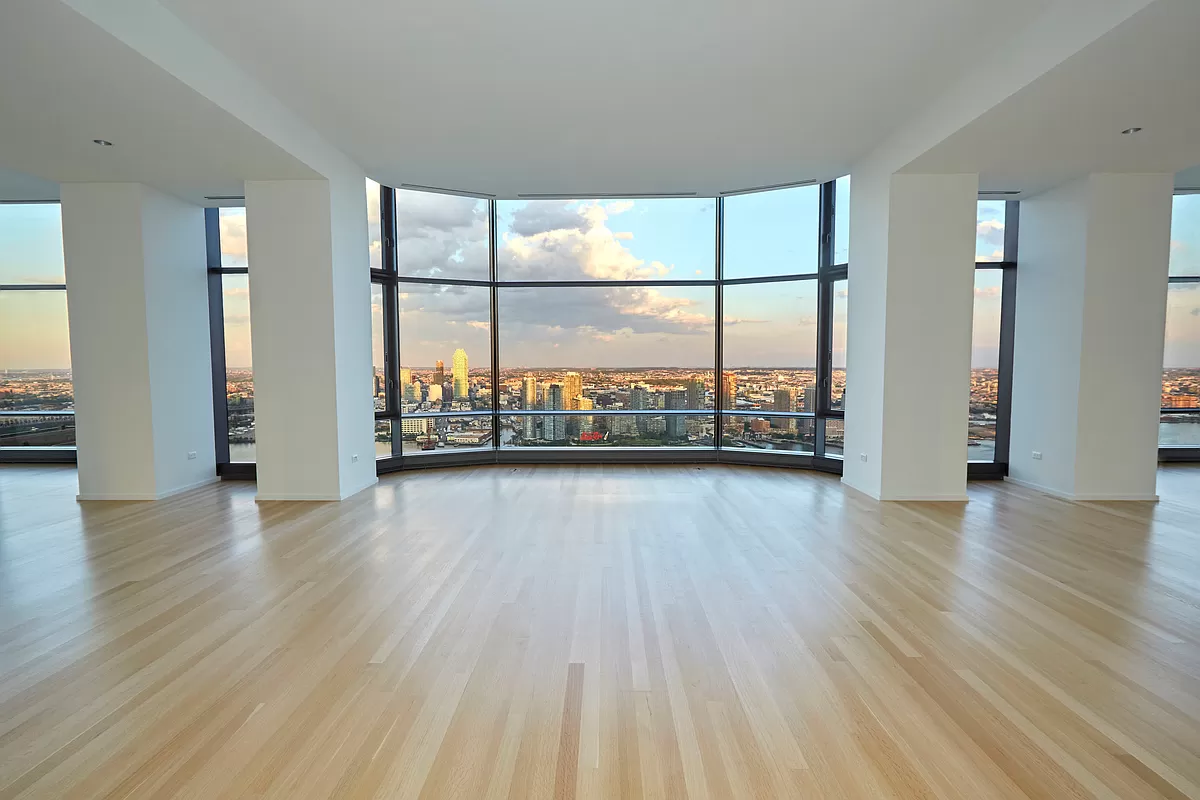 50 United Nations Plaza, New York, NY 10017, 5 Bedrooms Bedrooms, 11 Rooms Rooms,6 BathroomsBathrooms,Residential,For Sale,50 United Nations Plaza,United Nations,BNYC-1976298