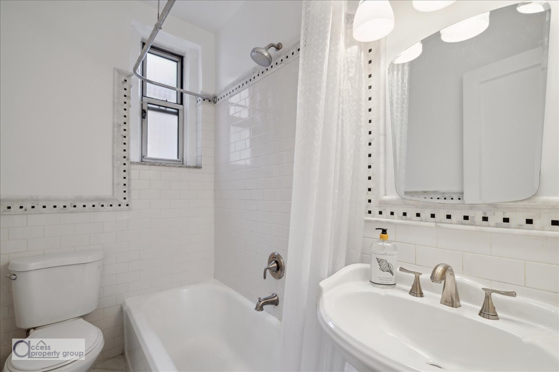 585 W 214TH Street, New York, NY 10034, 1 Bedroom Bedrooms, 3 Rooms Rooms,1 BathroomBathrooms,Residential,For Sale,214TH,RPLU-284023126439