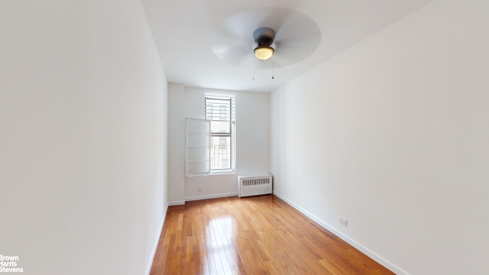 209 W 118TH Street, New York, NY 10026, 1 Bedroom Bedrooms, 3 Rooms Rooms,1 BathroomBathrooms,Residential,For Sale,GARDEN COURT,118TH,RPLU-63223131369