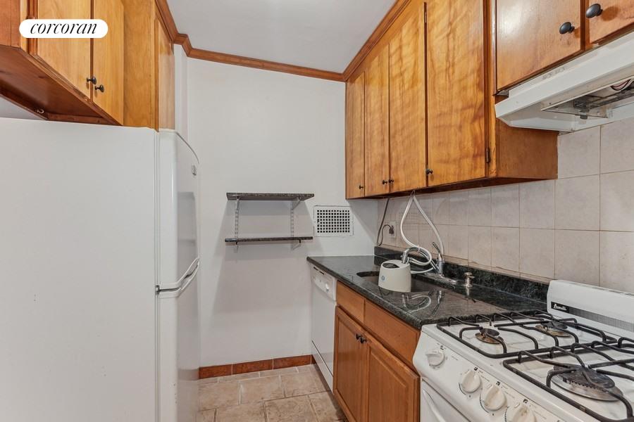 52-30 39TH Drive, New York, NY 11377, 1 Room Rooms,1 BathroomBathrooms,Residential,For Sale,39TH,RPLU-33423132201