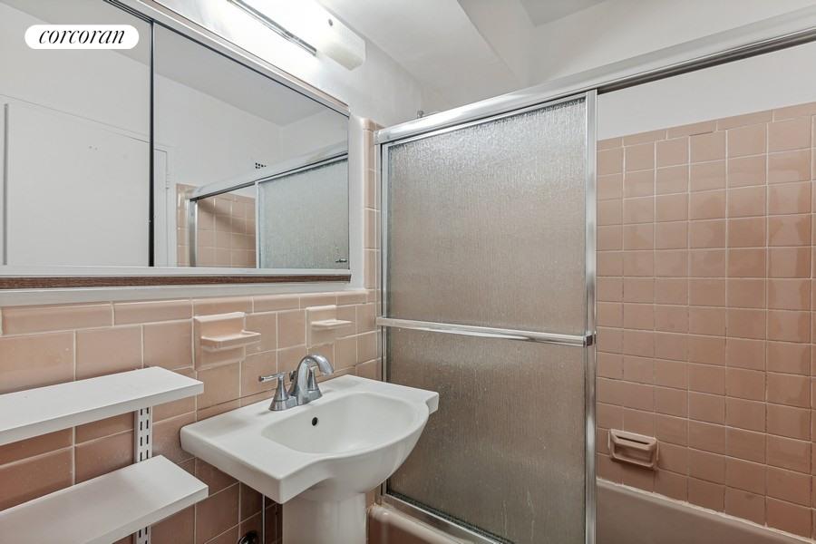 52-30 39TH Drive, New York, NY 11377, 1 Room Rooms,1 BathroomBathrooms,Residential,For Sale,39TH,RPLU-33423132201