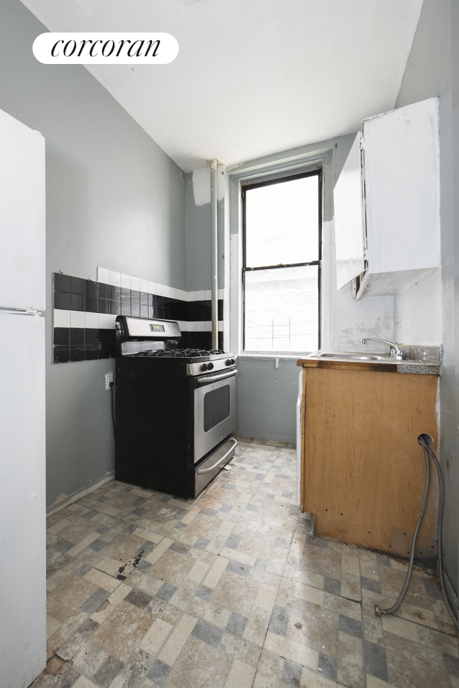 518 W 134TH Street, New York, NY 10031, 2 Bedrooms Bedrooms, 4 Rooms Rooms,1 BathroomBathrooms,Residential,For Sale,134TH,RPLU-33423139592