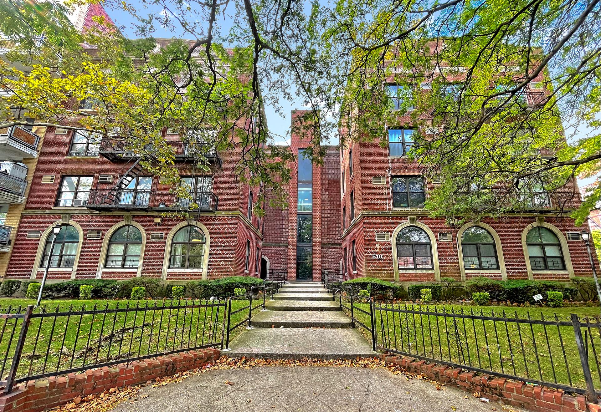 510 OCEAN Parkway, New York, NY 11218, 2 Bedrooms Bedrooms, 5 Rooms Rooms,1 BathroomBathrooms,Residential,For Sale,OCEAN,RPLU-5123139893