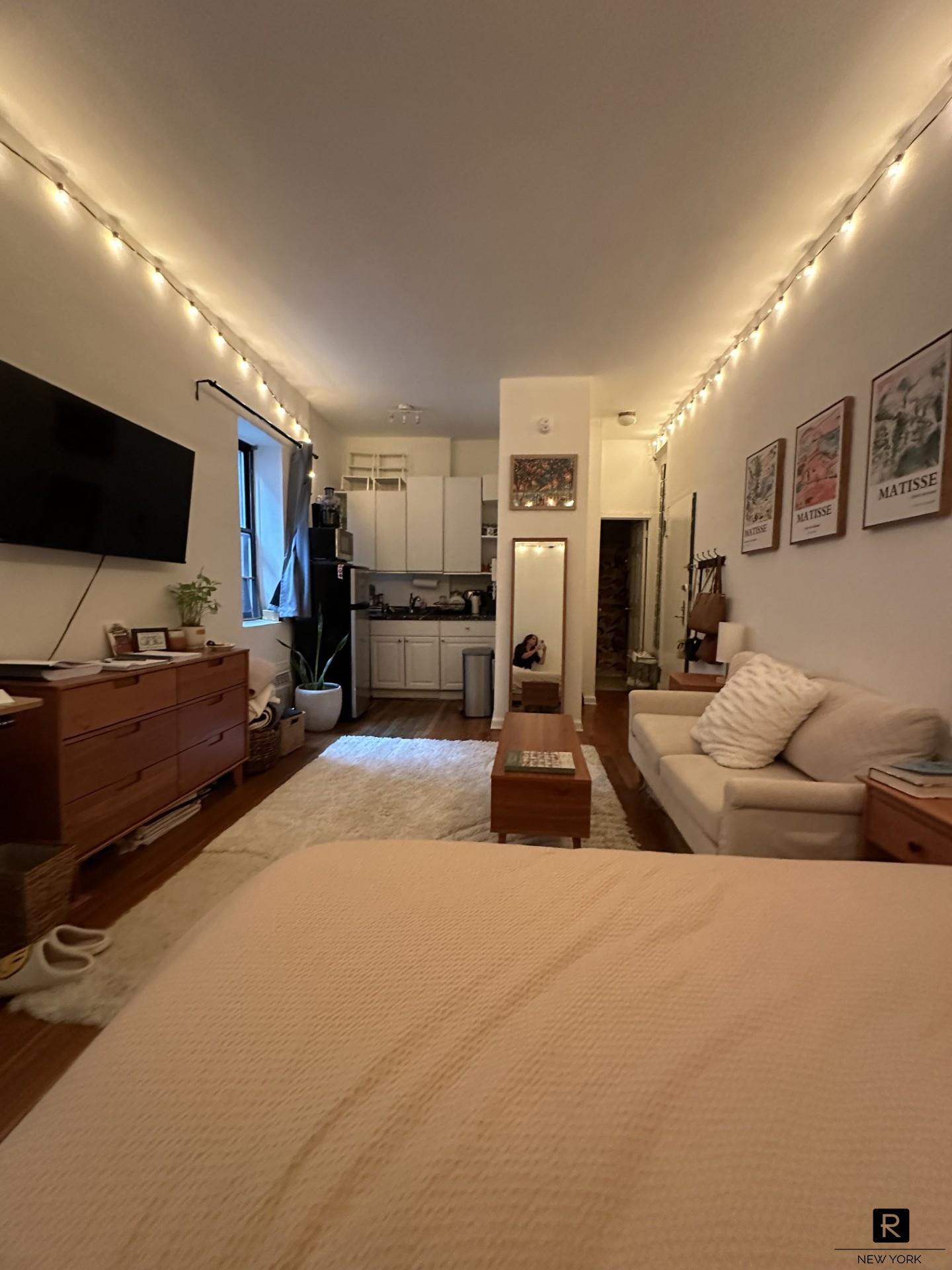 152 E 35th Street, New York, NY 10016, 2 Rooms Rooms,1 BathroomBathrooms,Residential,For Sale,35th,OLRS-2097739