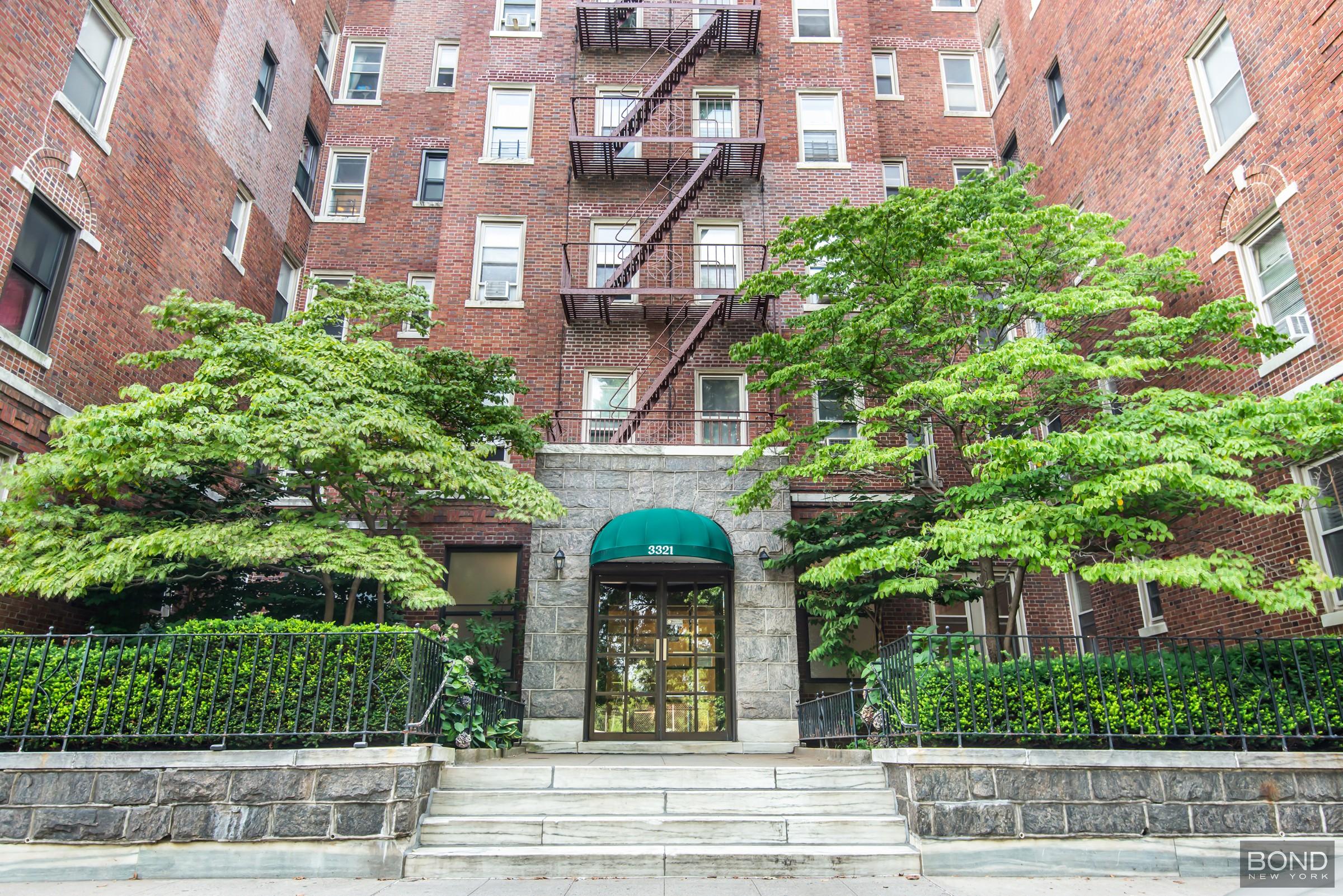 3321 Bruckner Boulevard, New York, NY 10461, 2 Bedrooms Bedrooms, 1 Room Rooms,1 BathroomBathrooms,Residential,For Sale,Bruckner,RLMX-102326