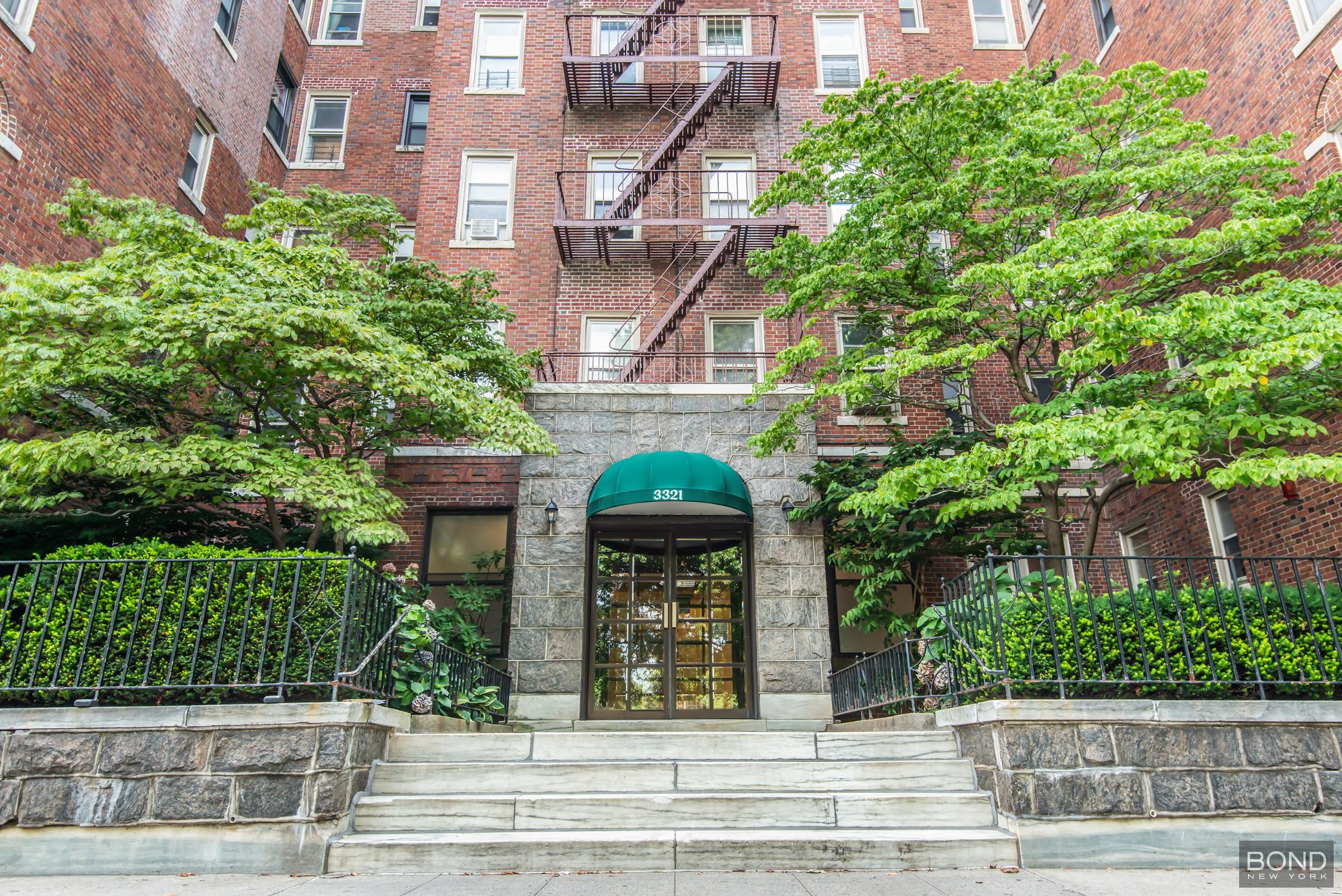 3321 Bruckner Boulevard, New York, NY 10461, 2 Bedrooms Bedrooms, 1 Room Rooms,1 BathroomBathrooms,Residential,For Sale,Bruckner,RLMX-102326