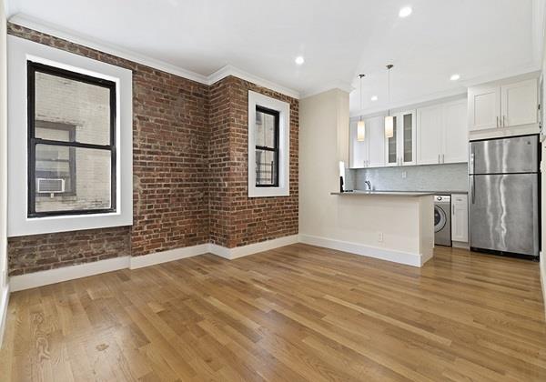 21-48 35th Street, New York, NY 11105, 2 Bedrooms Bedrooms, 4 Rooms Rooms,1 BathroomBathrooms,Residential,For Sale,35th,OLRS-1118995