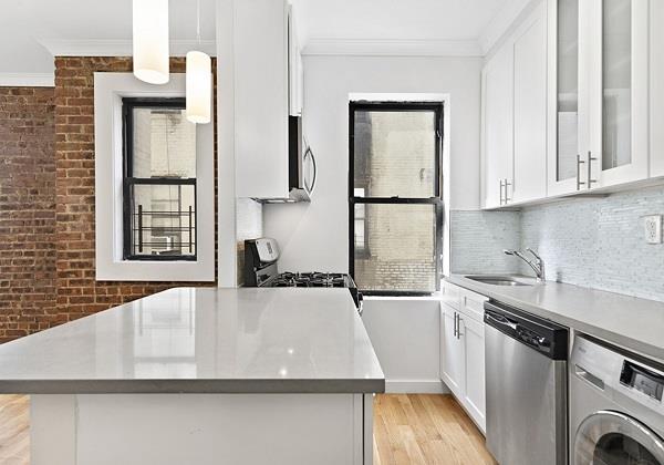 21-48 35th Street, New York, NY 11105, 2 Bedrooms Bedrooms, 4 Rooms Rooms,1 BathroomBathrooms,Residential,For Sale,35th,OLRS-1118995