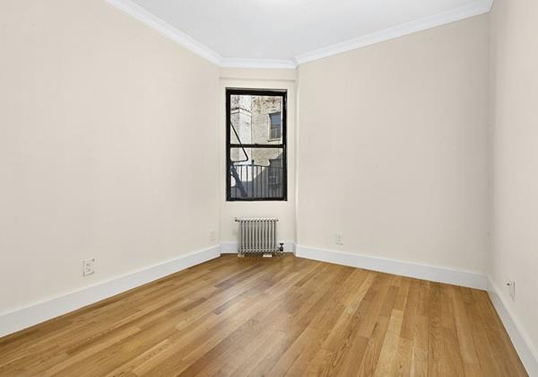 21-48 35th Street, New York, NY 11105, 2 Bedrooms Bedrooms, 4 Rooms Rooms,1 BathroomBathrooms,Residential,For Sale,35th,OLRS-1118995