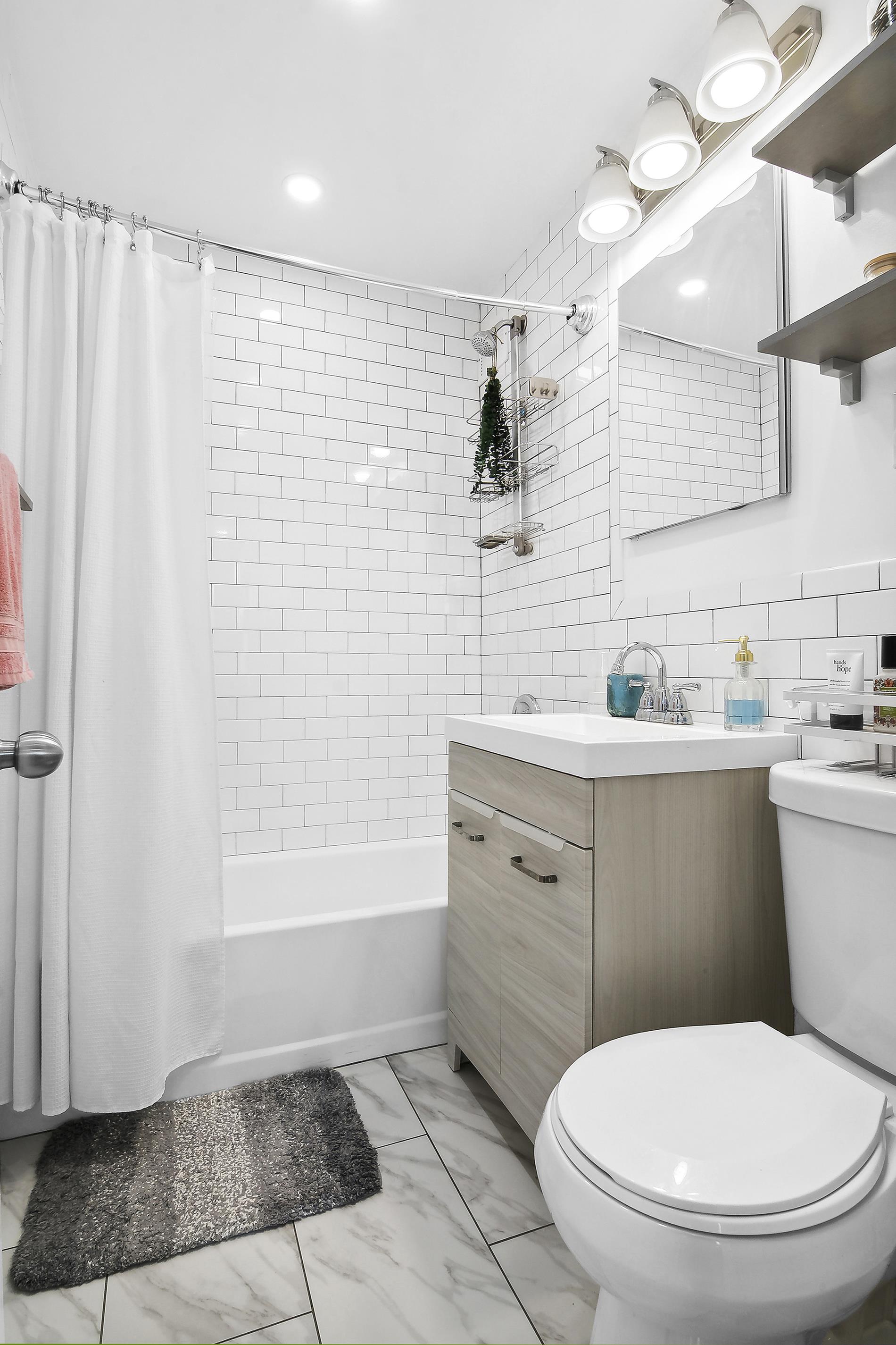 720 E 32nd Street, New York, NY 11210, 3 Rooms Rooms,1 BathroomBathrooms,Residential,For Sale,32nd,OLRS-1776162