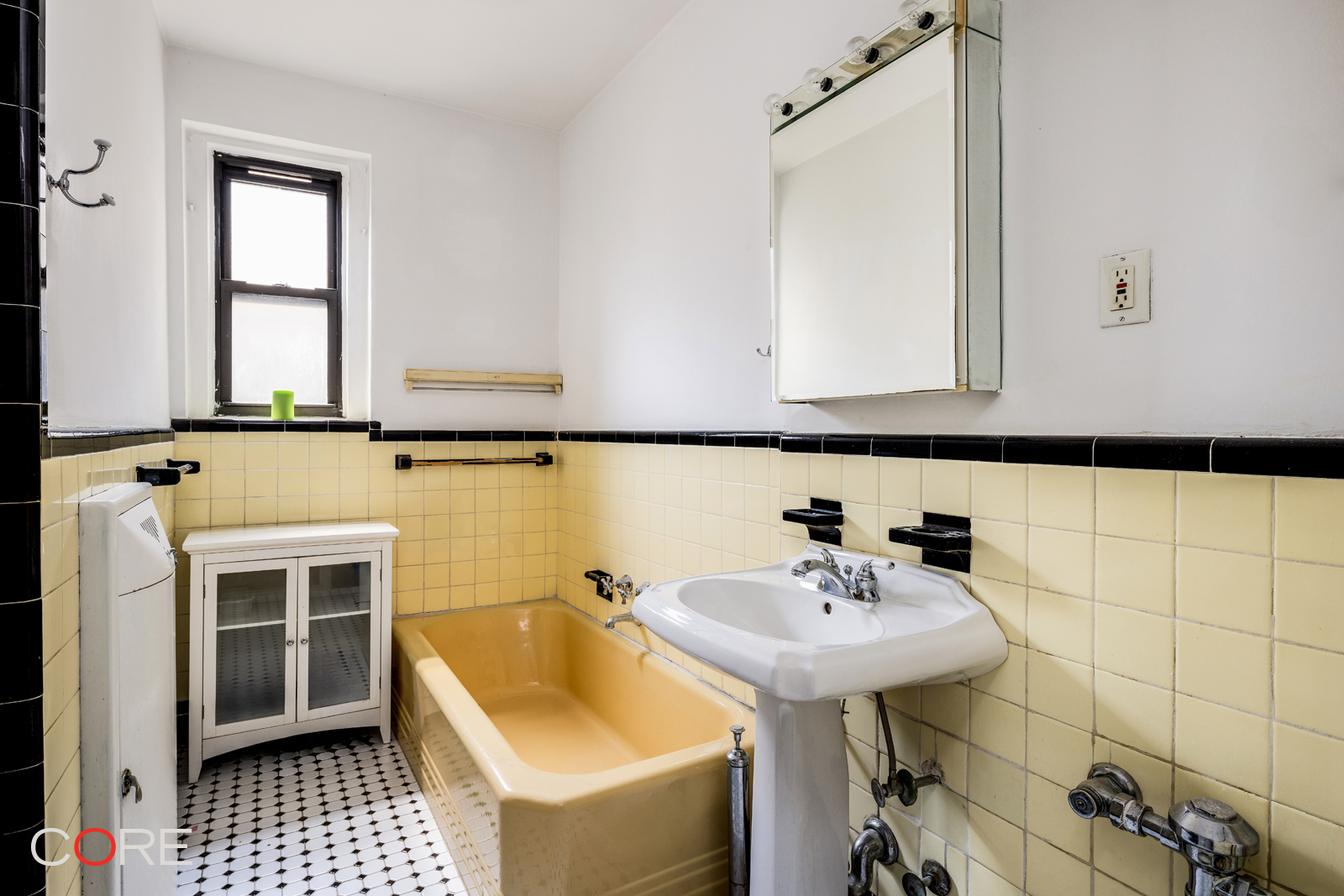 35-15 84th Street, New York, NY 11372, 1 Bedroom Bedrooms, 4 Rooms Rooms,1 BathroomBathrooms,Residential,For Sale,Belvedere,84th,PRCH-35148334