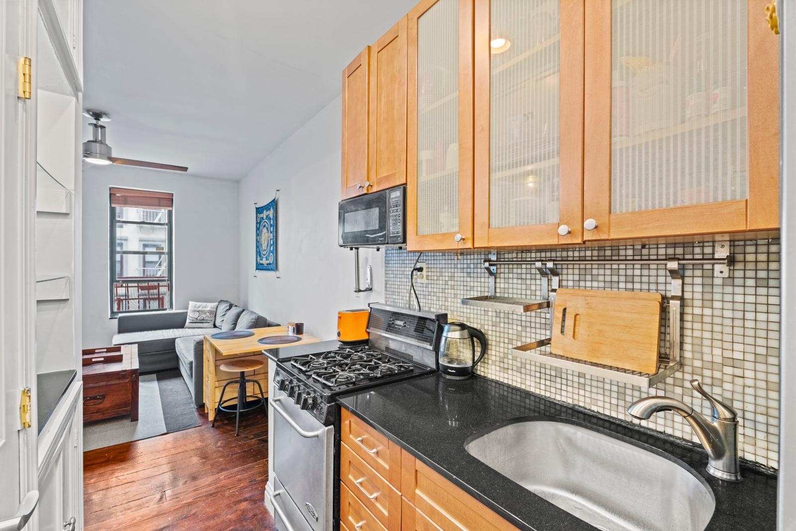 336 E 77th Street, New York, NY 10075, 1 Bedroom Bedrooms, 3 Rooms Rooms,1 BathroomBathrooms,Residential,For Sale,77th,OLRS-896697