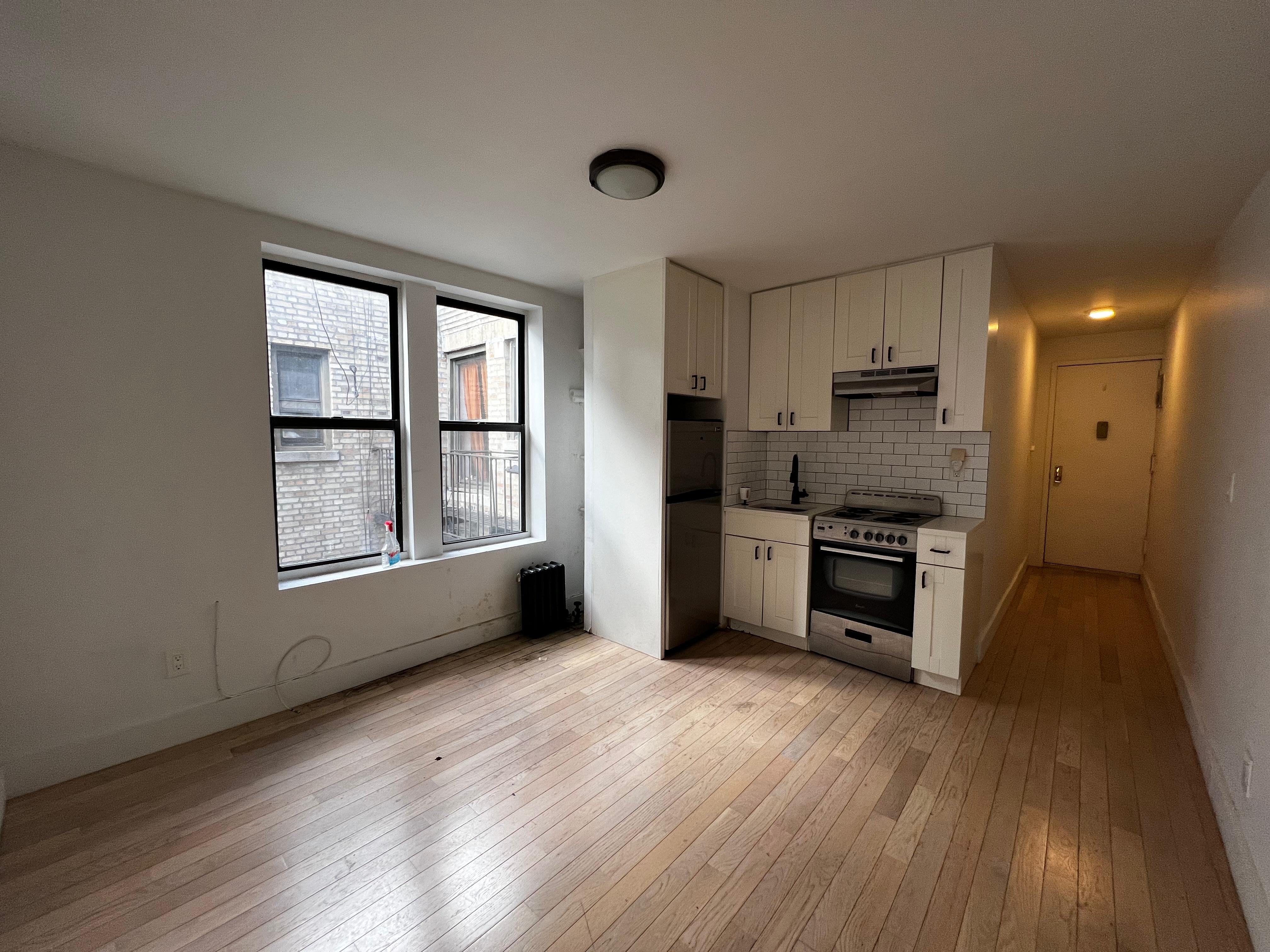 137 W 137th Street, New York, NY 10030, 1 Bedroom Bedrooms, 3 Rooms Rooms,1 BathroomBathrooms,Residential Lease,For Rent,137th,OLRS-00011875950