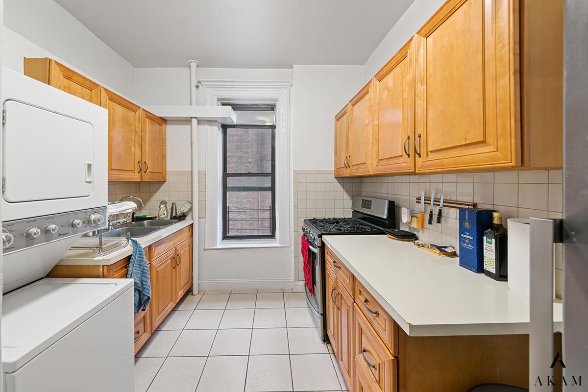 1878 Adam Clayton Powell Jr Boulevard, New York, NY 10026, 2 Bedrooms Bedrooms, 4 Rooms Rooms,1 BathroomBathrooms,Residential,For Sale,Adam Clayton Powell Jr,OLRS-135088