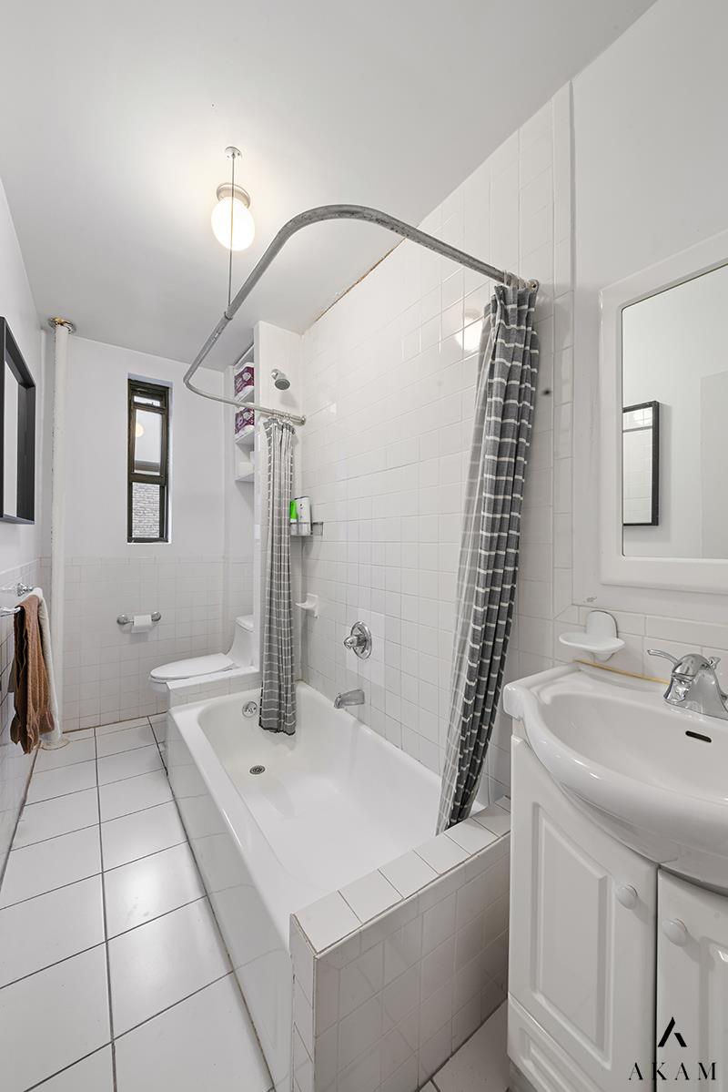 1878 Adam Clayton Powell Jr Boulevard, New York, NY 10026, 2 Bedrooms Bedrooms, 4 Rooms Rooms,1 BathroomBathrooms,Residential,For Sale,Adam Clayton Powell Jr,OLRS-135088