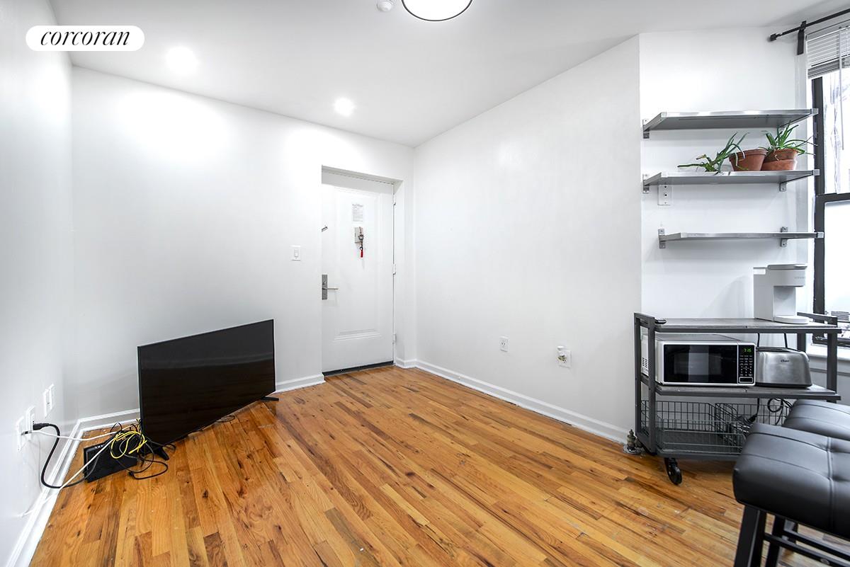 537 W 133RD Street, New York, NY 10027, 2 Bedrooms Bedrooms, 4 Rooms Rooms,1 BathroomBathrooms,Residential,For Sale,133RD,RPLU-33423159496