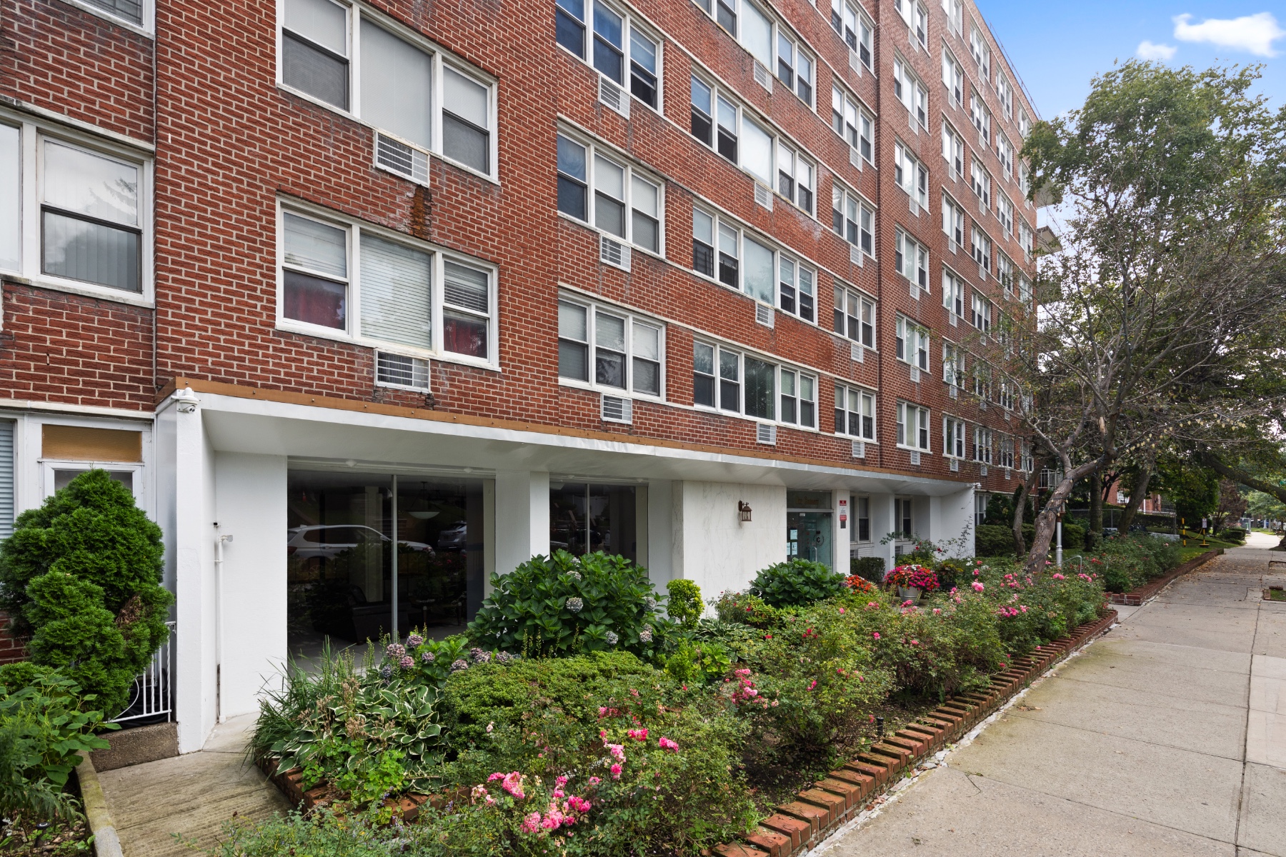 172-70 Highland Avenue, New York, NY 11432, 1 Bedroom Bedrooms, 3 Rooms Rooms,1 BathroomBathrooms,Residential,For Sale,Highland,RLMX-102712