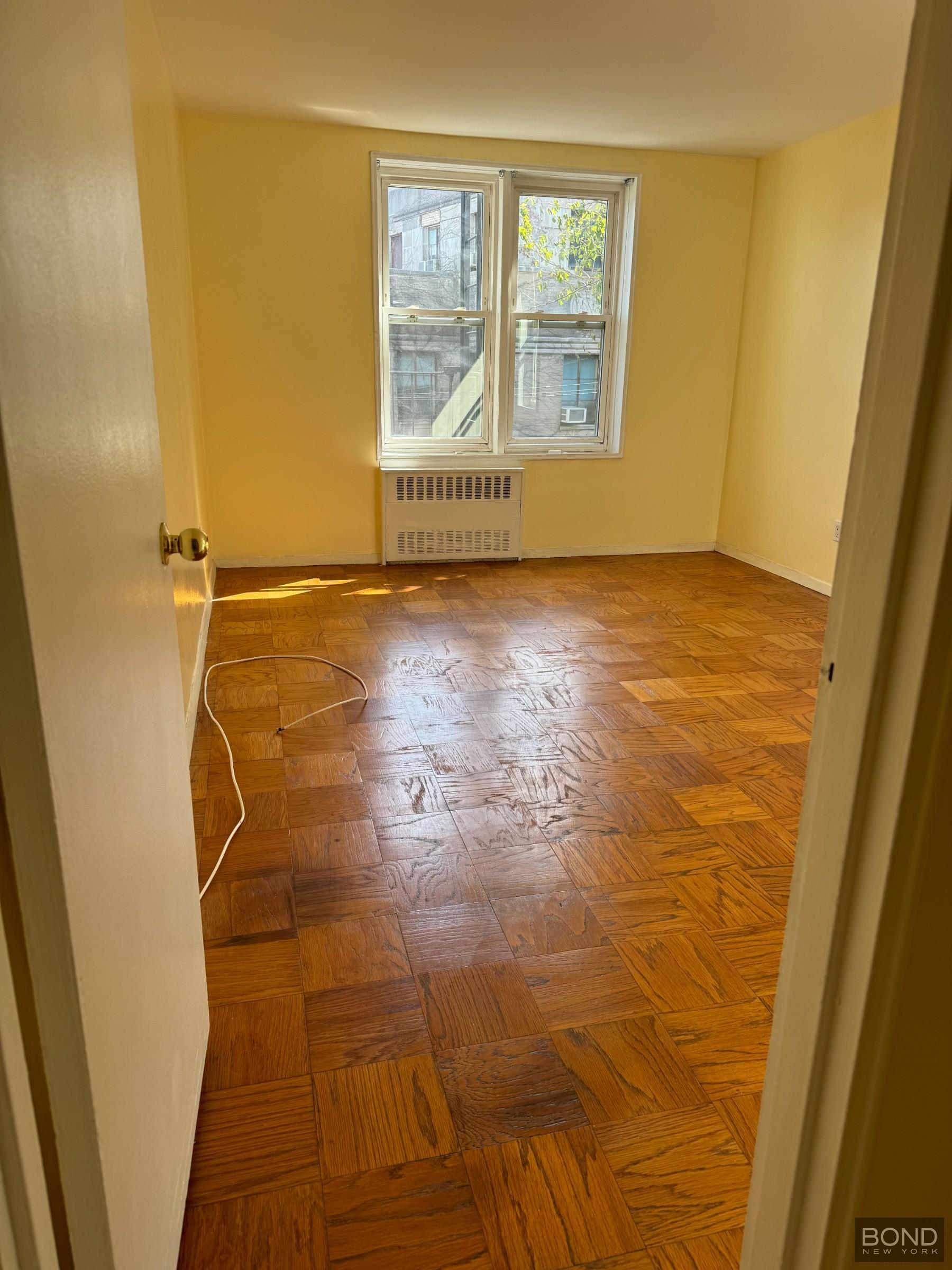 36 Hamilton Avenue, New York, NY 10301, 1 Bedroom Bedrooms, 3 Rooms Rooms,1 BathroomBathrooms,Residential Lease,For Rent,Hamilton,RLMX-102743