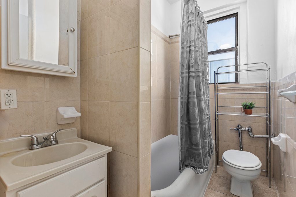 2913 Foster Avenue, New York, NY 11210, 1 Bedroom Bedrooms, 4 Rooms Rooms,1 BathroomBathrooms,Residential,For Sale,Foster,RSFT-00110000000318