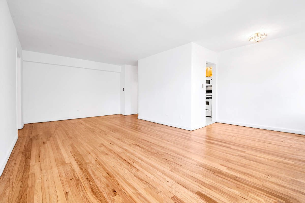 67-14 108TH Street, New York, NY 11375, 3 Rooms Rooms,1 BathroomBathrooms,Residential,For Sale,Quality & Ruskin,108TH,RPLU-217123169755