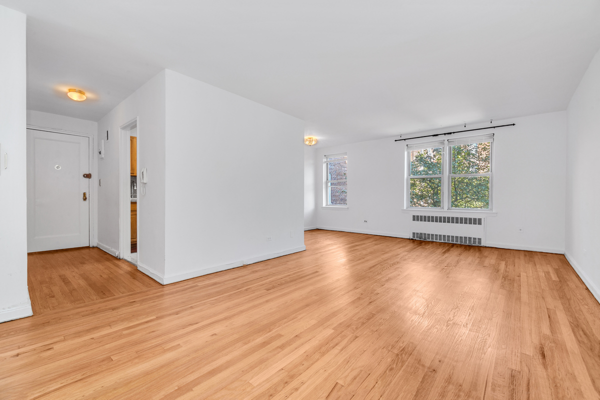 67-14 108TH Street, New York, NY 11375, 3 Rooms Rooms,1 BathroomBathrooms,Residential,For Sale,Quality & Ruskin,108TH,RPLU-217123169755