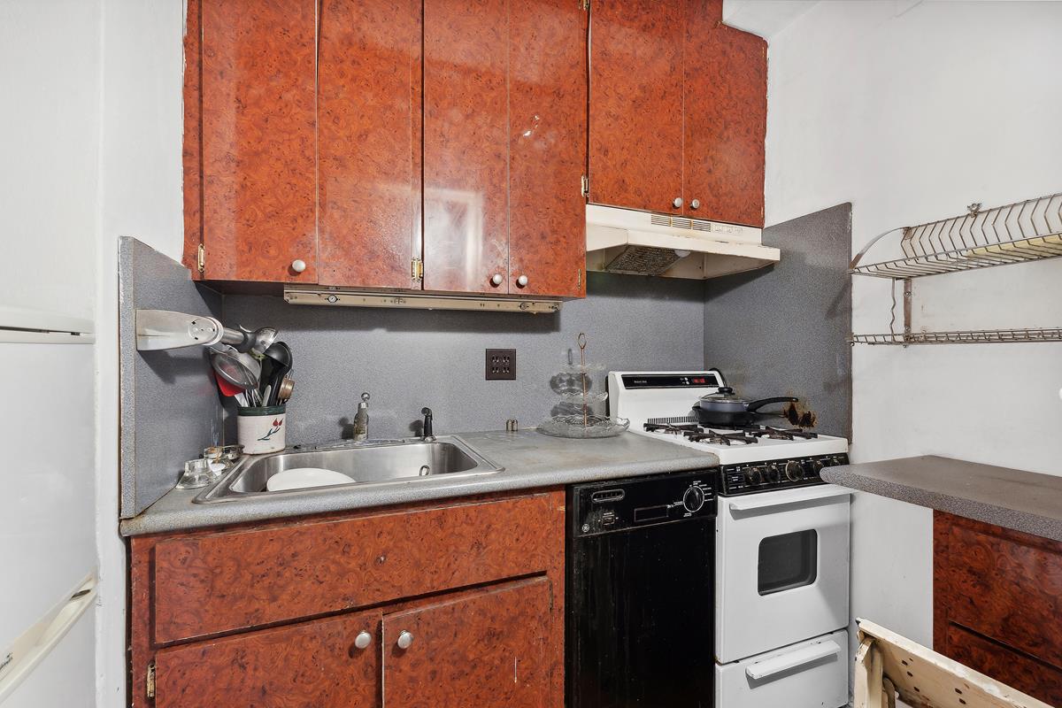 155 E 49th Street, New York, NY 10017, 1 Room Rooms,1 BathroomBathrooms,Residential,For Sale,49th,OLRS-68758