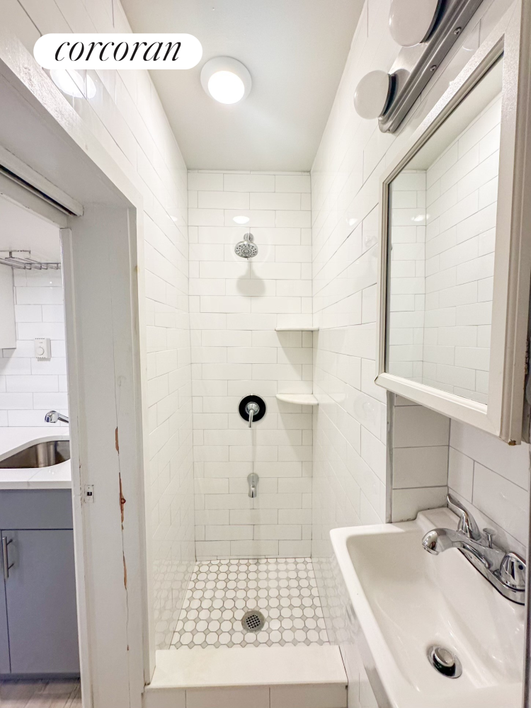 89 IRVING Place, New York, NY 11238, 1 Room Rooms,1 BathroomBathrooms,Residential Lease,For Rent,IRVING,RPLU-33423172461