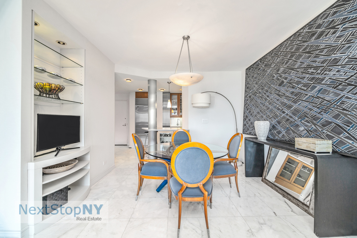 303 E 57TH Street, New York, NY 10022, 1 Bedroom Bedrooms, 4 Rooms Rooms,2 BathroomsBathrooms,Residential,For Sale,The Excelsior,57TH,RPLU-558723171483