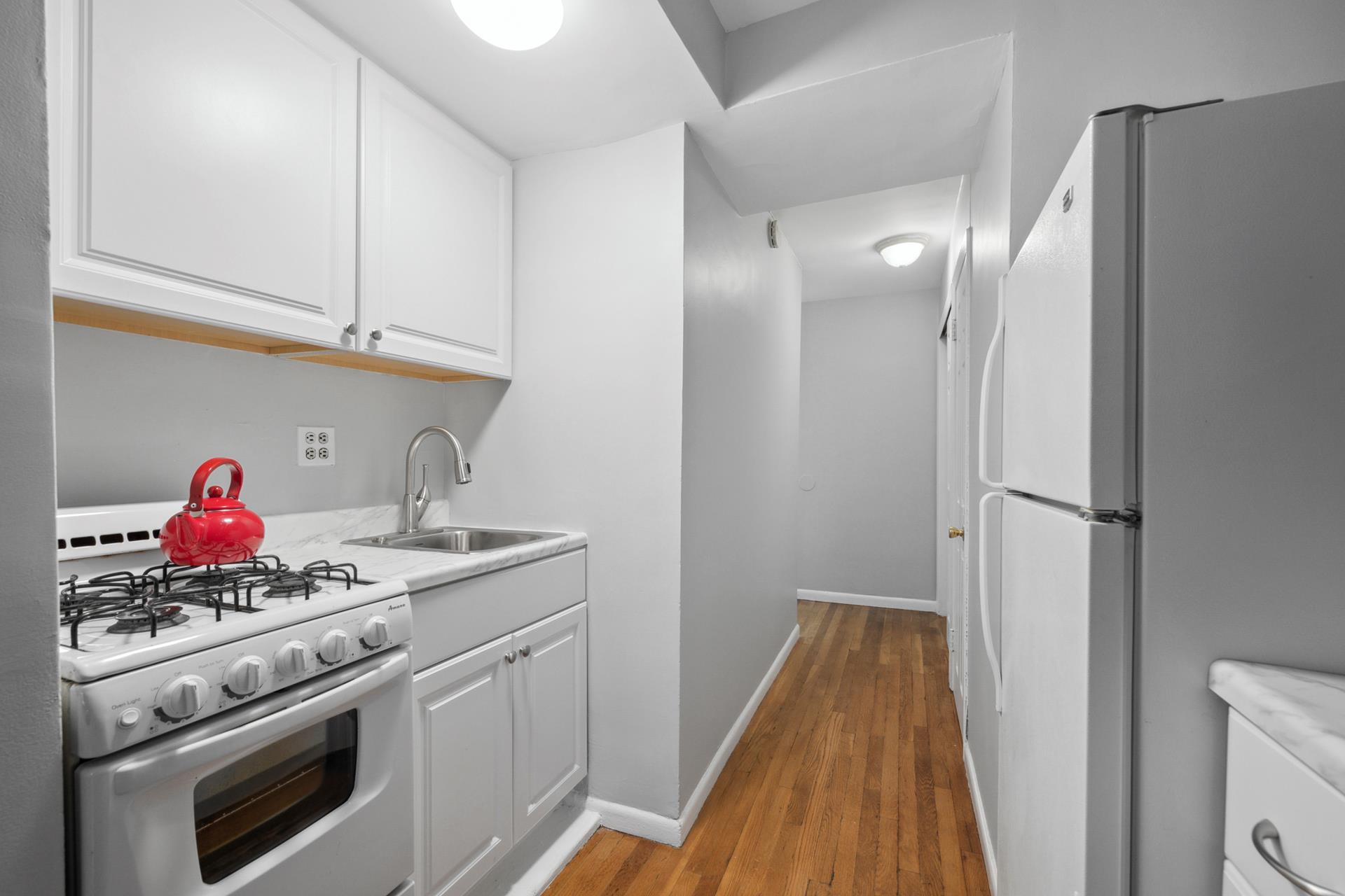 482 E 74TH Street, New York, NY 10021, 1 Bedroom Bedrooms, 1 Room Rooms,1 BathroomBathrooms,Residential,For Sale,74TH,RPLU-5123173065