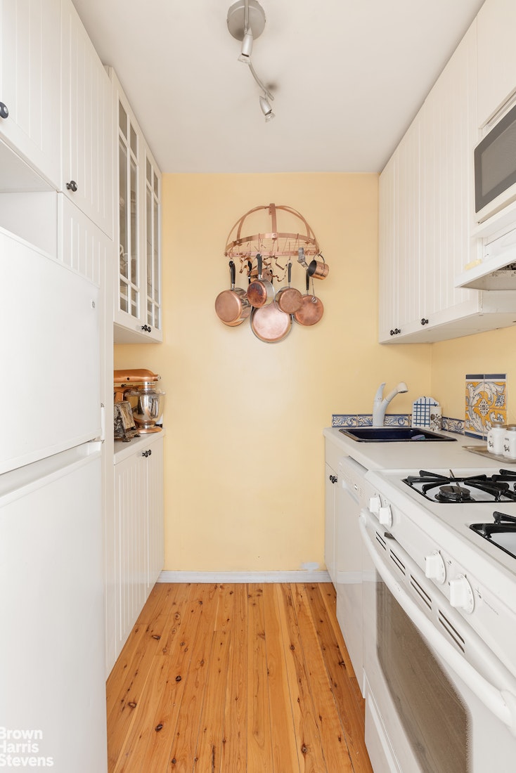 411 E 57TH Street, New York, NY 10022, 3 Rooms Rooms,1 BathroomBathrooms,Residential,For Sale,57TH,RPLU-21923169809