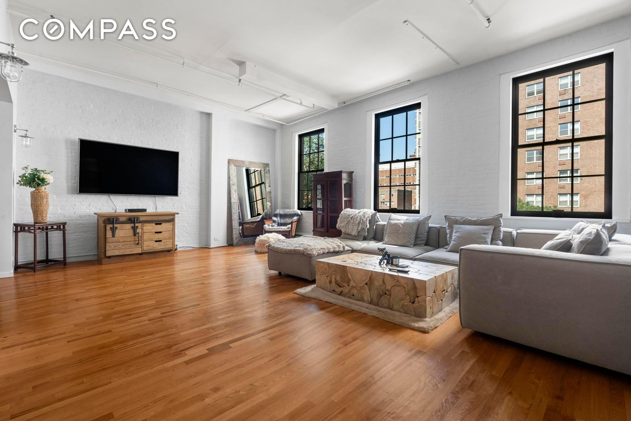 363 Greenwich Street 3, Tribeca, Downtown, NYC - 3 Bedrooms  
2 Bathrooms  
7 Rooms - 