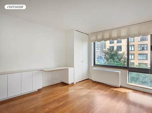 2 S END Avenue, New York, NY 10280, 2 Rooms Rooms,1 BathroomBathrooms,Residential,For Sale,THE COVE CLUB,END,RPLU-33423176570