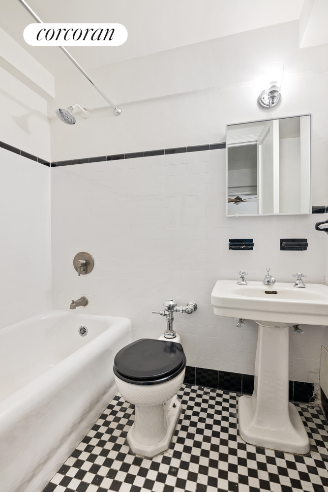 140 E 40TH Street, New York, NY 10016, 3 Rooms Rooms,1 BathroomBathrooms,Residential,For Sale,40TH,RPLU-33423165847