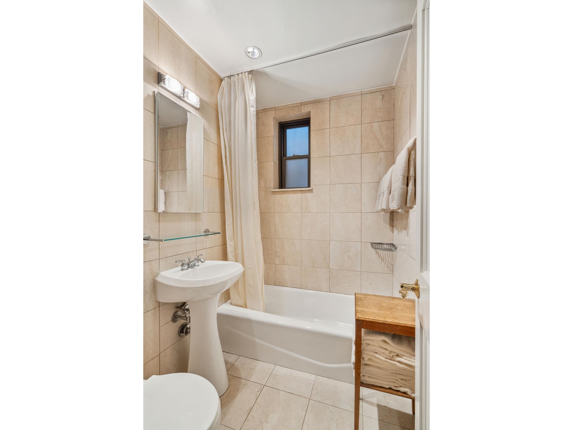 434 E 58TH Street, New York, NY 10022, 2 Rooms Rooms,1 BathroomBathrooms,Residential,For Sale,58TH,RPLU-5123165172