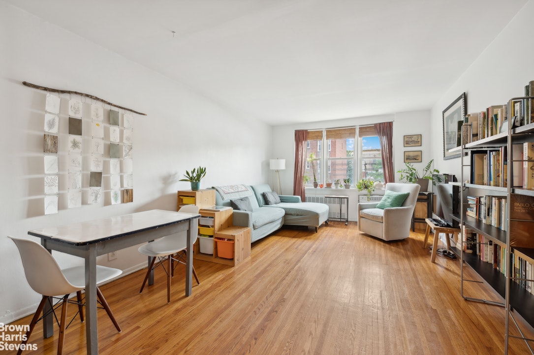 400 E 17TH Street, New York, NY 11226, 1 Bedroom Bedrooms, 4 Rooms Rooms,1 BathroomBathrooms,Residential,For Sale,17TH,RPLU-850723162784