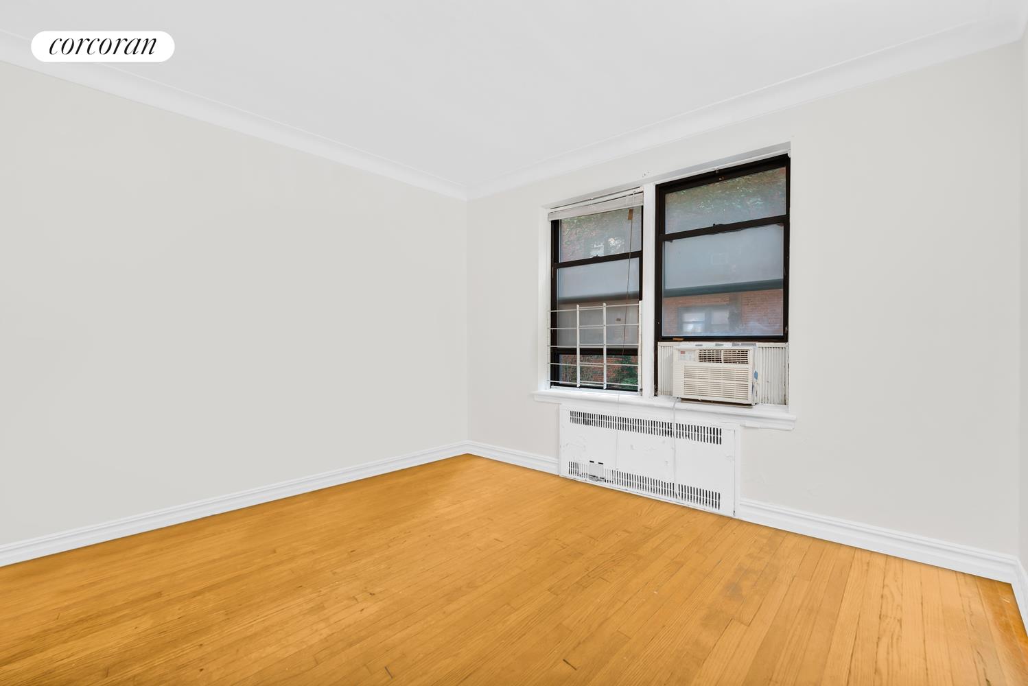 35-35 75TH Street, New York, NY 11372, 2 Bedrooms Bedrooms, 5 Rooms Rooms,1 BathroomBathrooms,Residential,For Sale,MONTCLAIR GARDENS,75TH,RPLU-33423173426