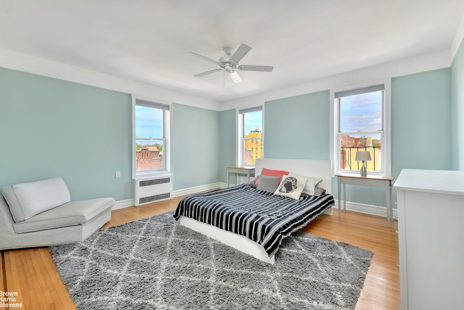 35-05 72ND Street, New York, NY 11372, 1 Bedroom Bedrooms, 3 Rooms Rooms,1 BathroomBathrooms,Residential,For Sale,72ND,RPLU-63223174596