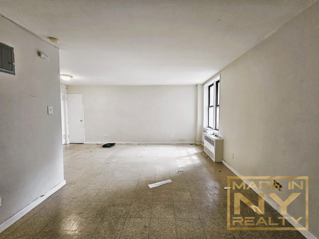 1625 Rockaway Parkway, New York, NY 11236, 3 Rooms Rooms,1 BathroomBathrooms,Residential Lease,For Rent,Rockaway,RLMX-103081