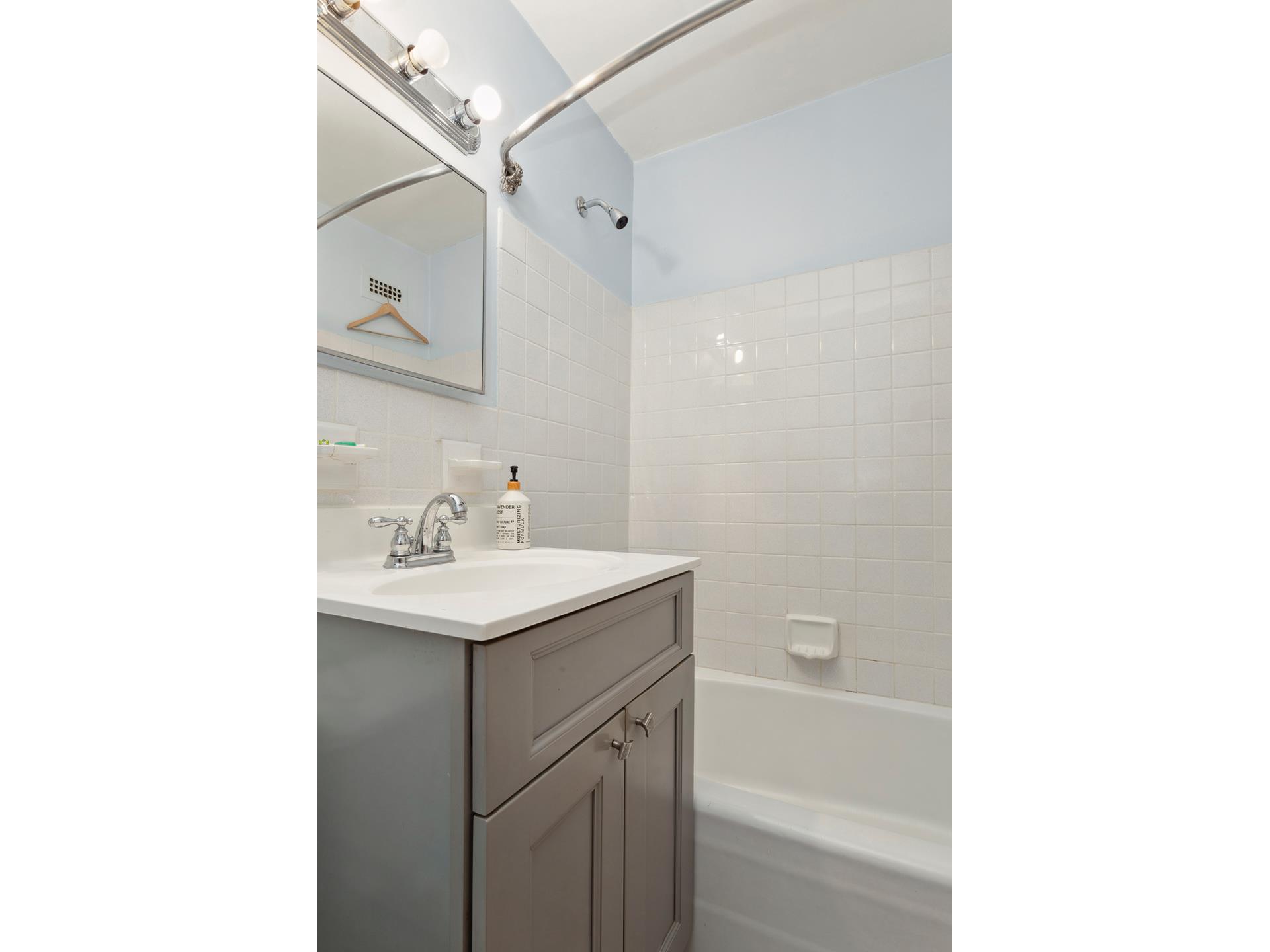 3410 DE REIMER Avenue, New York, NY 10475, 2 Bedrooms Bedrooms, 5 Rooms Rooms,1 BathroomBathrooms,Residential,For Sale,DE REIMER,RPLU-5123172980