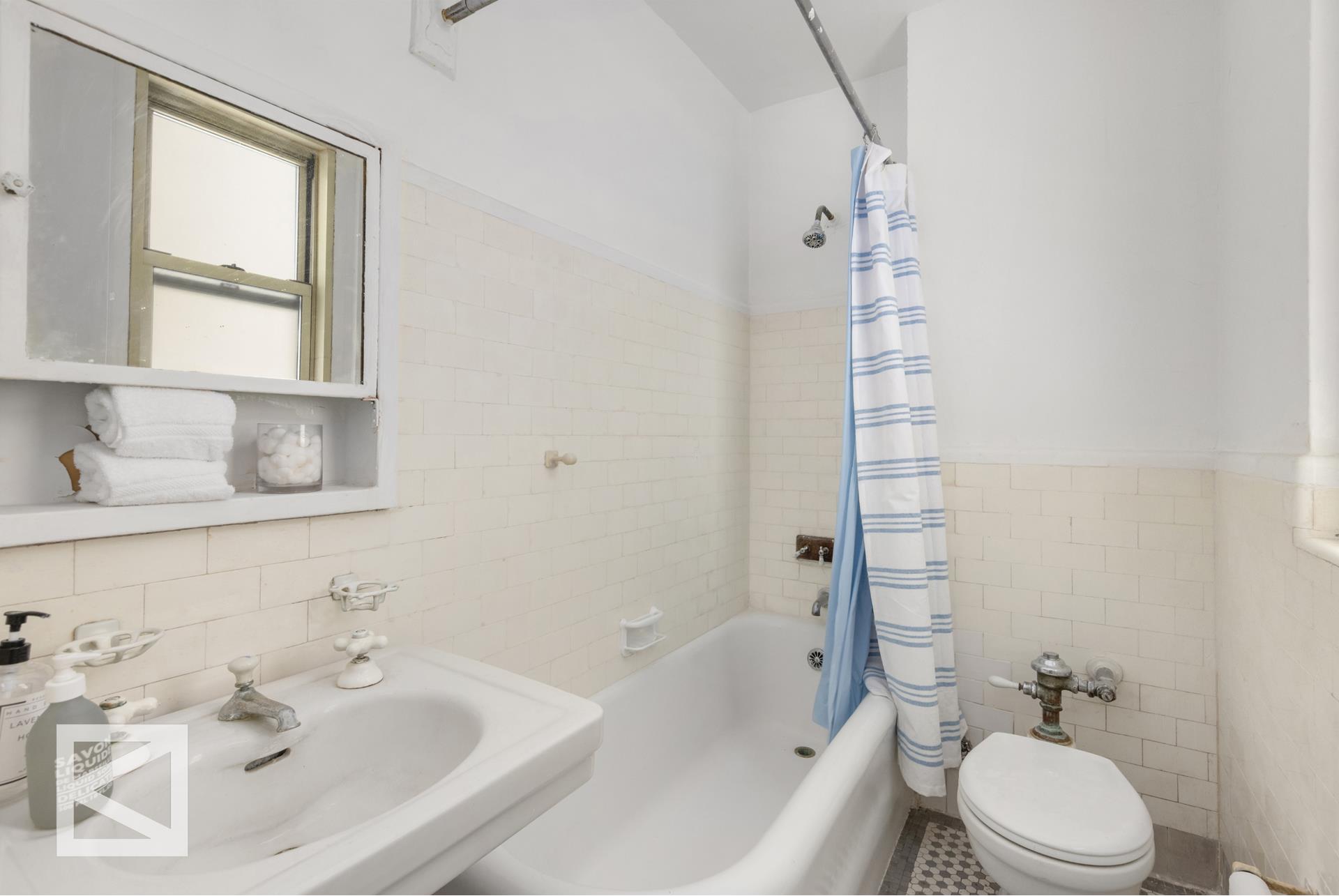 60 GRAMERCY Park, New York, NY 10010, 2 Rooms Rooms,1 BathroomBathrooms,Residential,For Sale,GRAMERCY,RPLU-5123182000